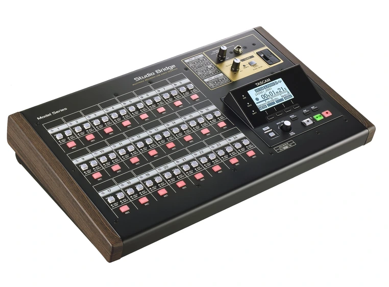 Tascam Studio Bridge Lydkort & opptaker 24 kanals DAW lydkort med lokal opptaker 