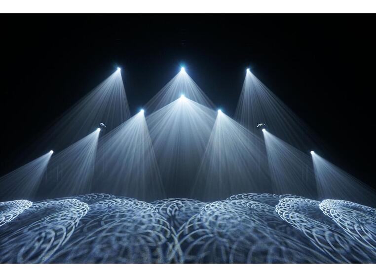 EQUINOX Fusion 200 Zoom spot 1 x 200W LED, 7500K, 11°-25°, Sort