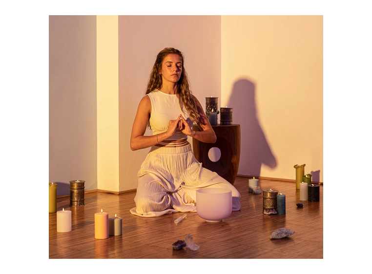 Meinl Sonic En. CSBC8B Crystal Singing Bowl 8 / B / 440Hz Crown Chakra, Purple 