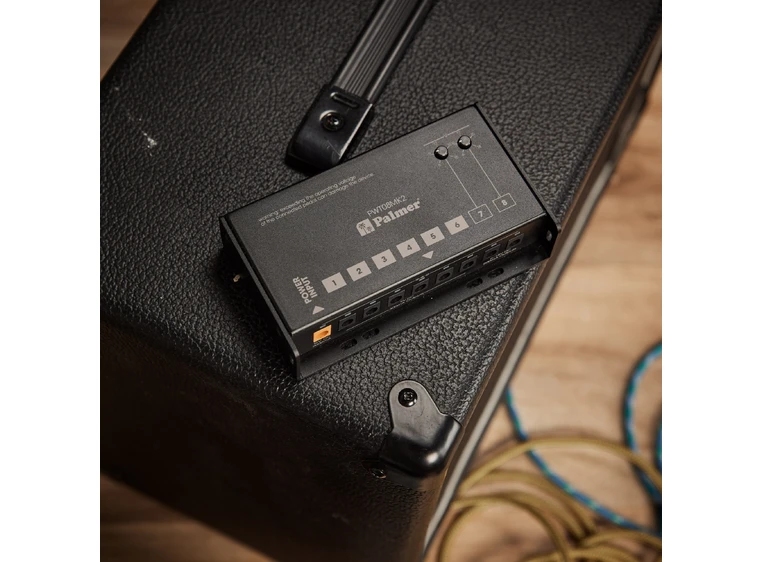 Palmer PWT 08 MK2 8-Outlet Pedalboard Power Supply 