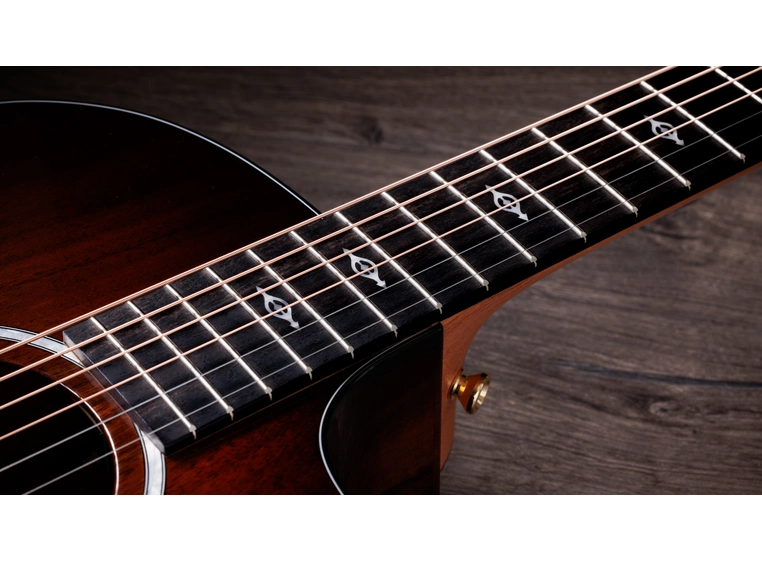 Taylor 224ce-K DLX 
