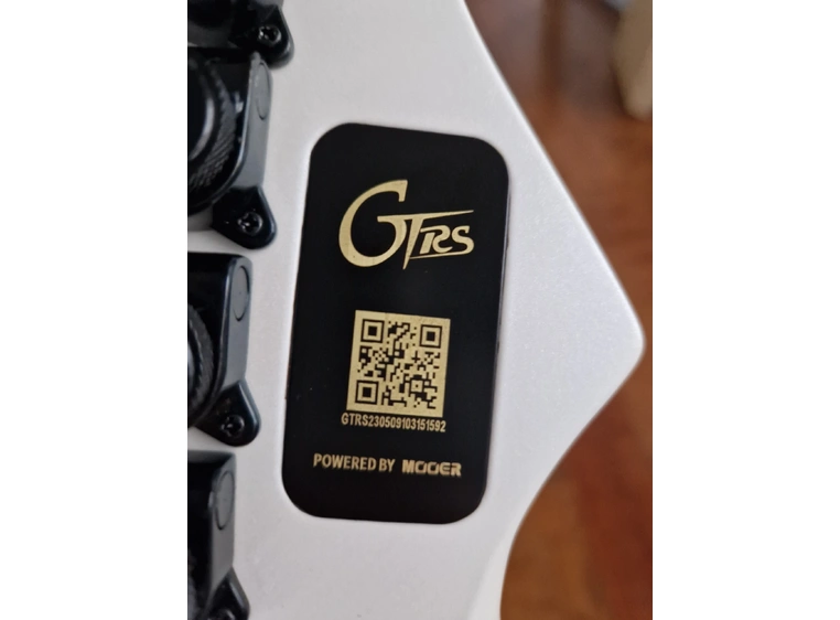 Mooer GTRS Guitars Modern 800 Dark Purple 