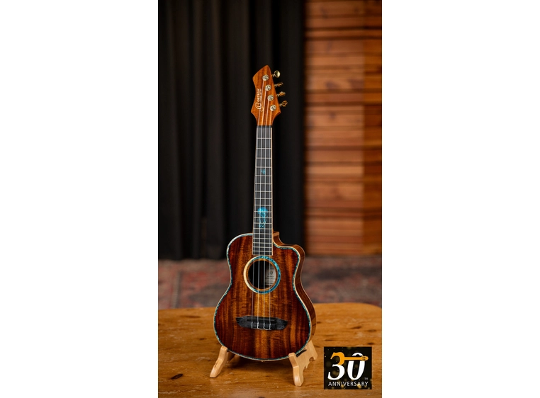 Ortega RUHZ30TH-JF Tenor ukulele m/mik bag, 30th Anniversary, Jellyfish 