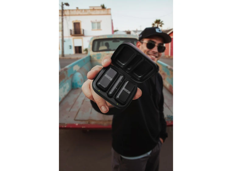 Røde Wireless Micro (USB-C, Red) Ultra-Compact Wireless Mic System 