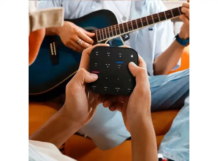 Donner MEDO synthesizer 