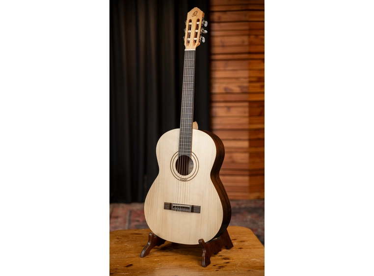 Ortega R16S Klassisk gitar 4/4 Size, Slim neck, Traditional 