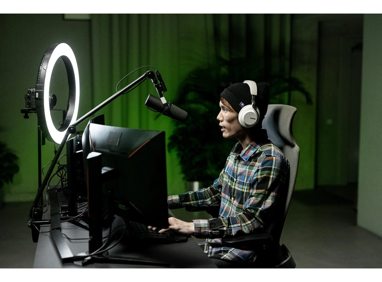 Shure SM7B Cardioid Dynamic Studio Vocal Mic 