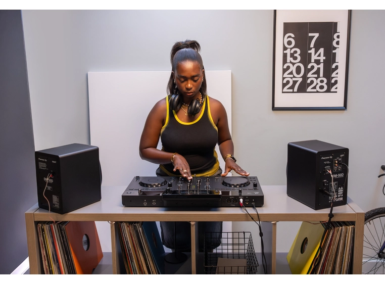 AlphaTheta XDJ-AN All in One rekordbox System 