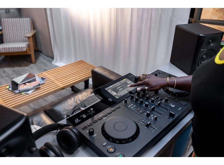 AlphaTheta XDJ-AN All in One rekordbox System 