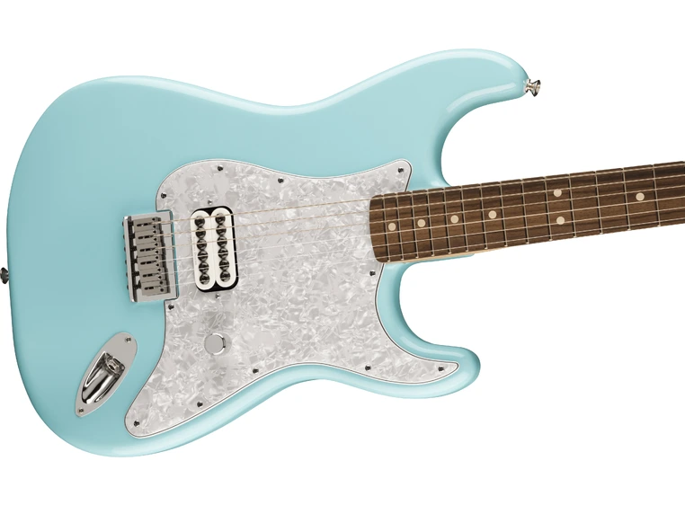Fender Limited Edition Tom Delonge Strat Daphne Blue, RW 