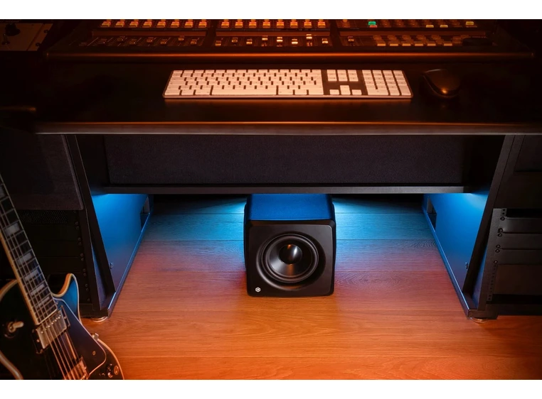 IK Multimedia iLoud Sub 