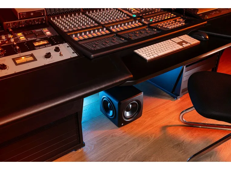 IK Multimedia iLoud Sub 