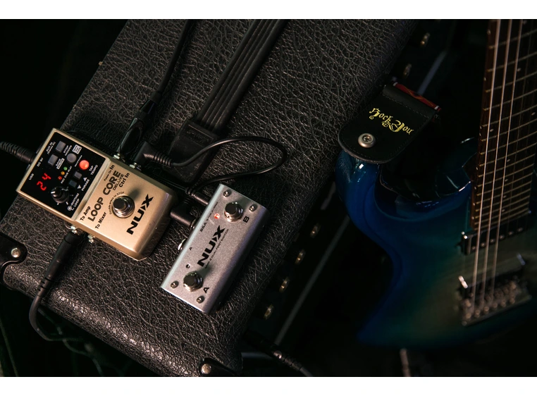 Nux Loop Core Deluxe Bundle 