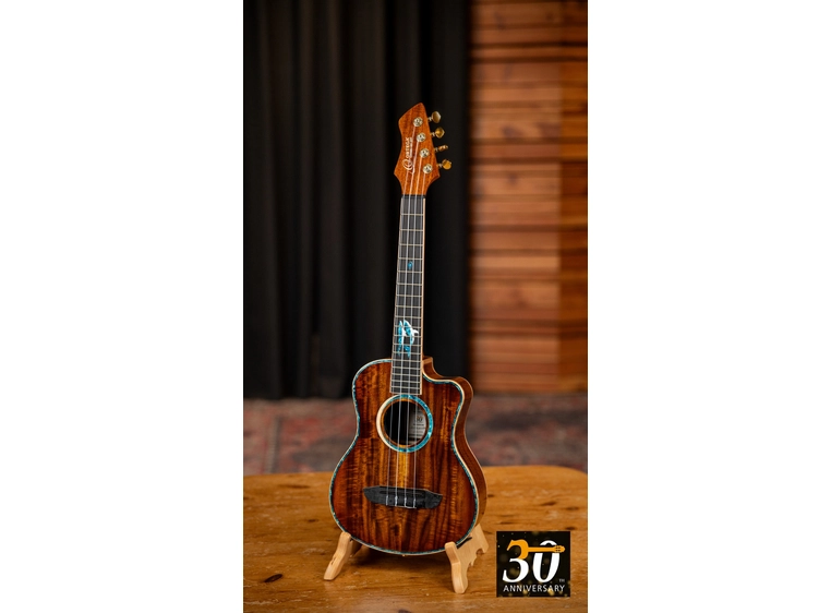 Ortega RUHZ30TH-BW Tenor ukulele m/mik bag 30th Anniversary, Blue Whale 