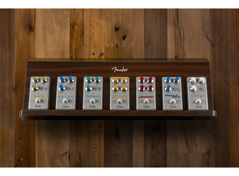 Fender Deluxe Wooden Pedal Shelf 
