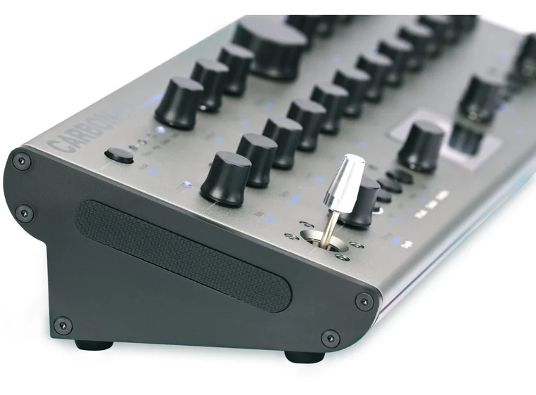 Modal Electronics Carbon8M 