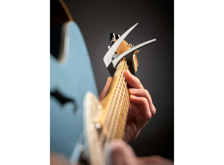 G7th Nashville Capo 6-strengs White 