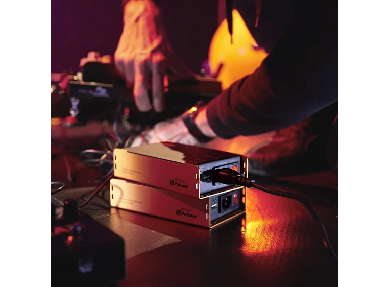 Palmer PWT 06 IEC Pedalboard Power Supply with USB 