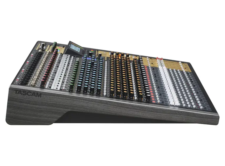 Tascam MODEL 2400 - 22 kanals mikser 24-spors Digital opptaker 