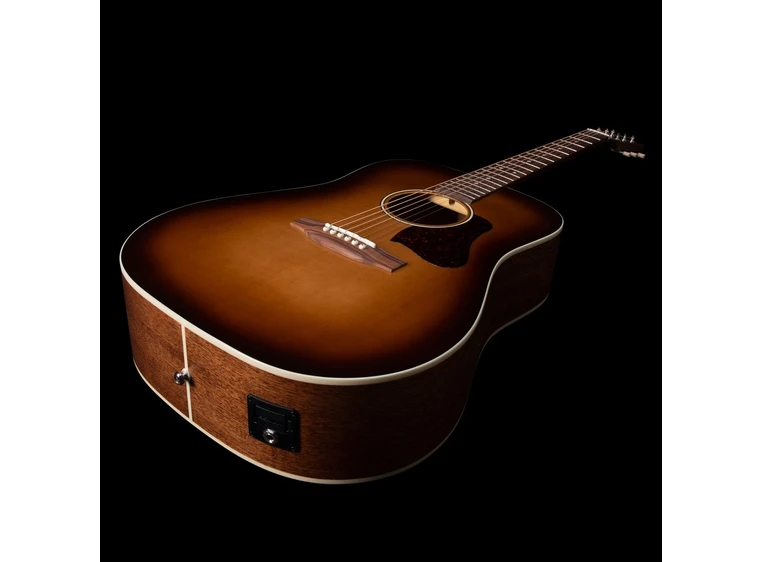 Art & Lutherie Americana Light Burst GT EQ 