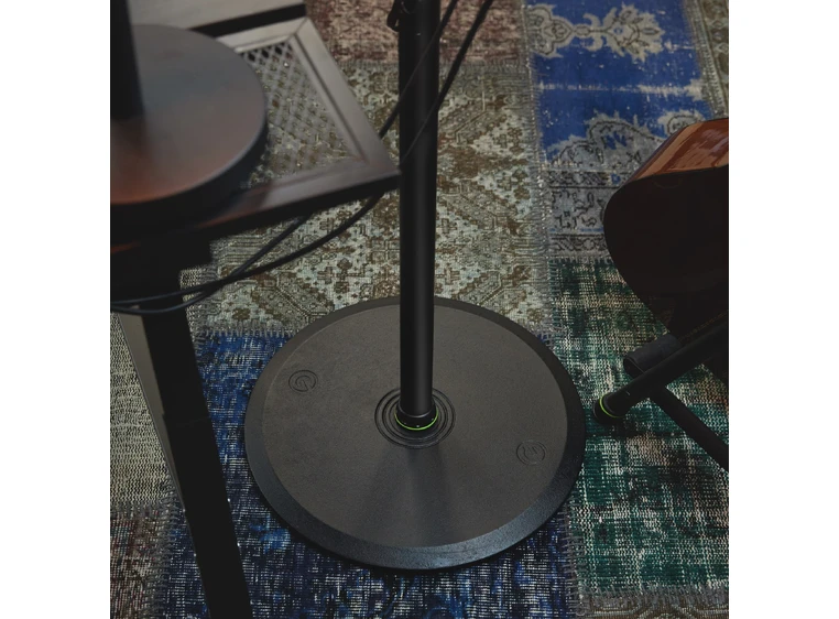 Gravity SP 3202 LR B Speaker Stand with large round base 