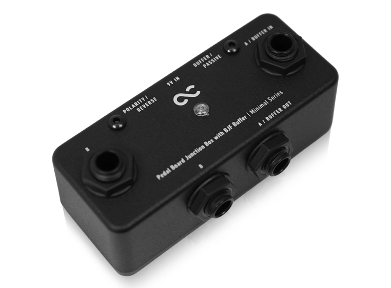One Control Minimal Pedal Board Junction Box w/BJF Buffer - Pedalboard Patchbay 
