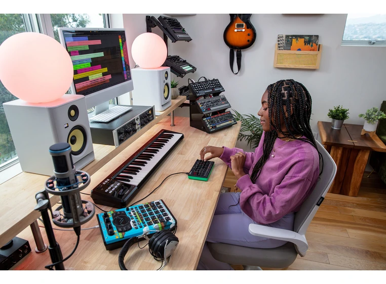 Roland S-1 Tweak Synth Aira Compact 