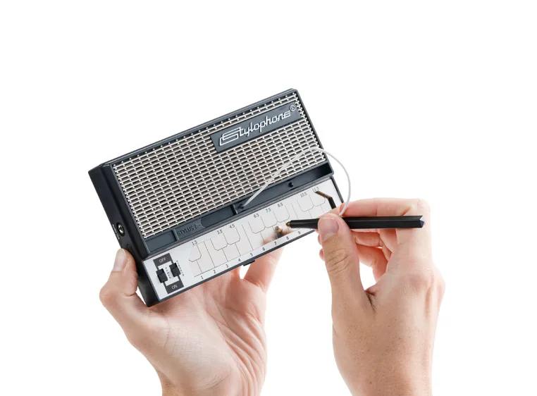 Stylophone S1 med inkludert case 