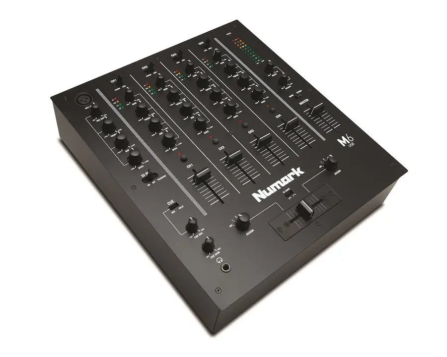 Numark M6USB 4 kanalers mikser m/USB 