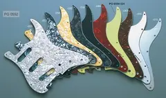 AP PG 0554-024 Pick Guard Strat® M.Green 3-ply MG/B/MG