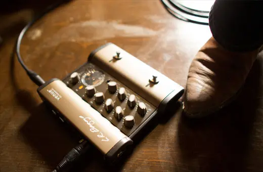 L.R.Baggs Venue DI, Full Isolation DI/Footpedal with Tuner 
