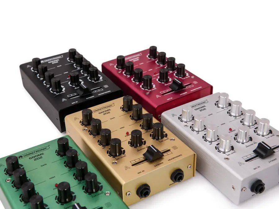 OMNITRONIC GNOME-202 Mini mixer red 