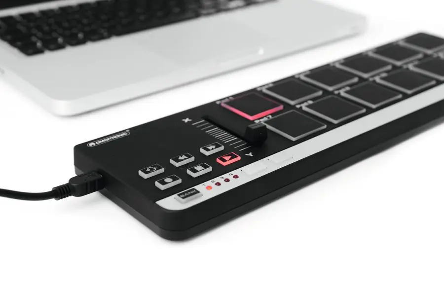 OMNITRONIC PAD-12 MIDI controller 