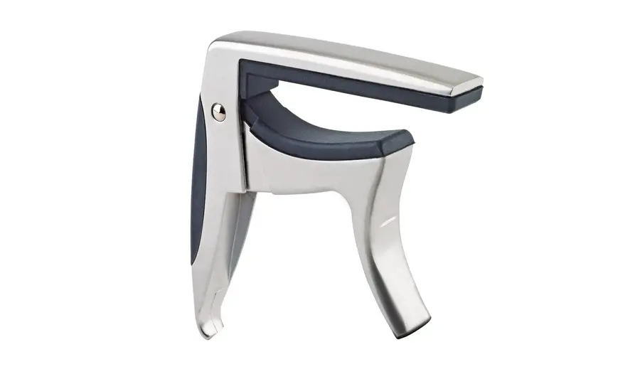 K&M 30910 Guitar capo. For klasisk gitar Flatt gripebrett 