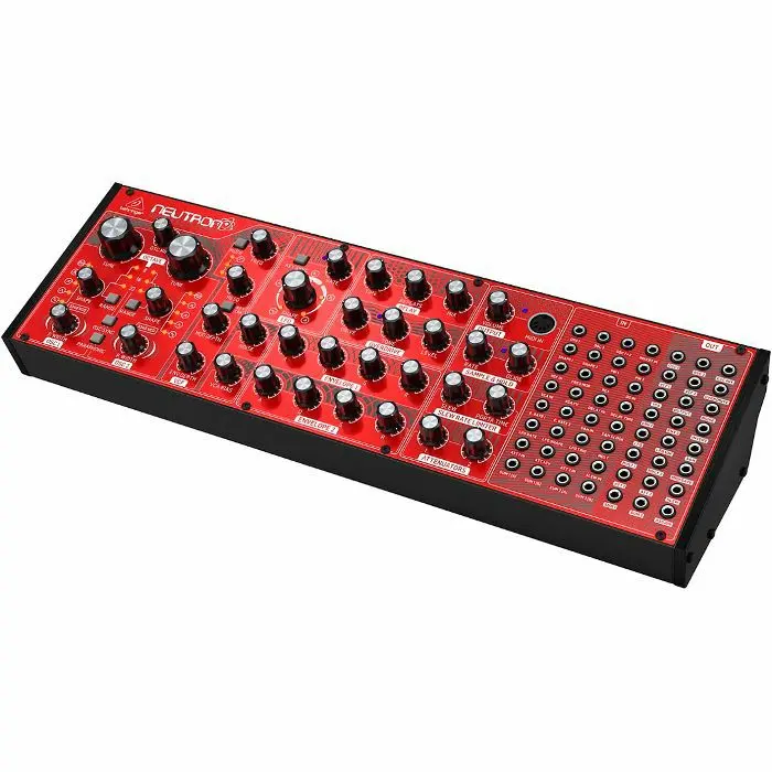 Behringer Neutron Semi modulær analog synth 