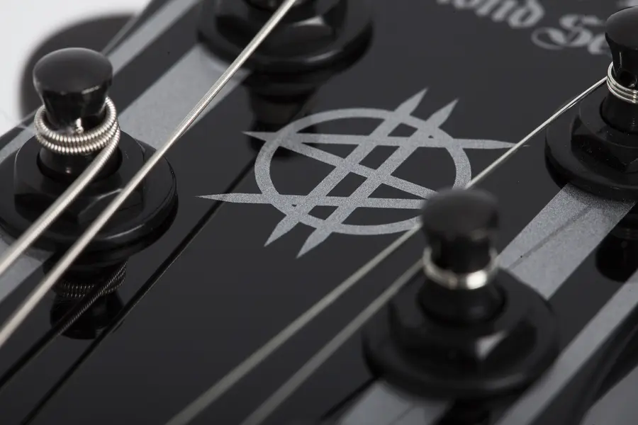 Schecter Synyster Standard Gloss Black with Silver Pin Stripes 