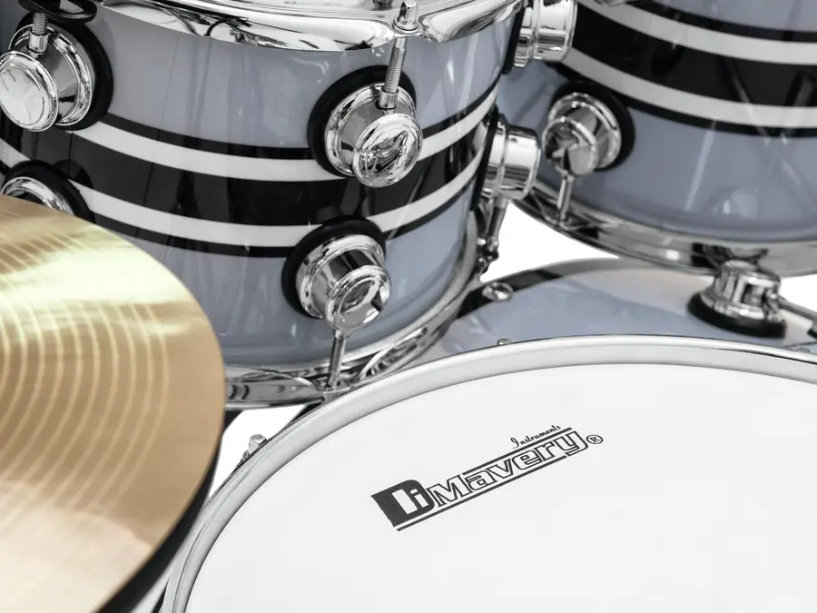 DIMAVERY DS-600 Drum set 10-12-16-22-14 med hi-hat, cymbal stativ, uten cymbaler 