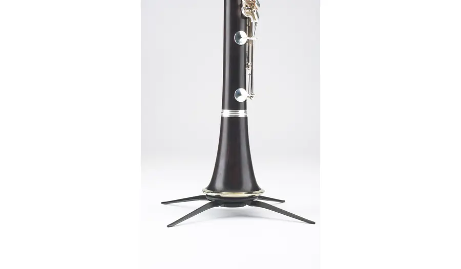 K&M 15222 Clarinet stand, black plastic peg, fits A and B clarinets 