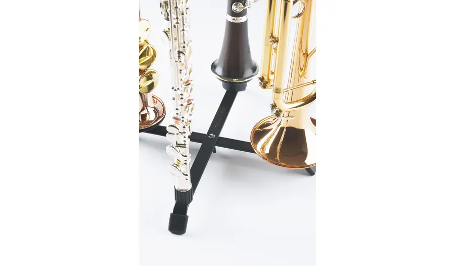 K&M 17710 Foldable base, for up to 4 peg Large black powder-coated folding base 