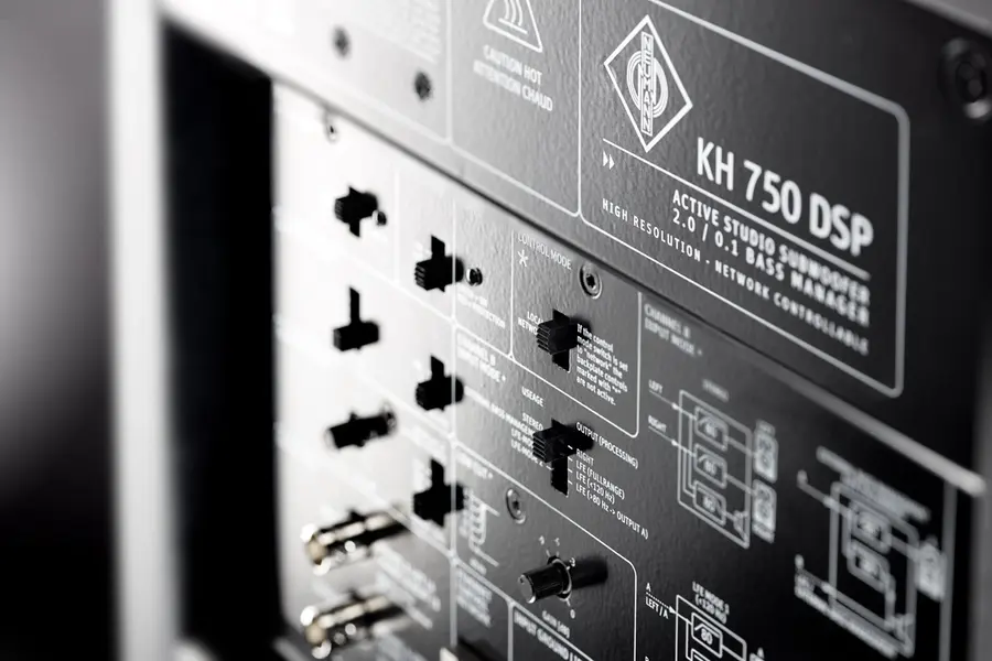 Neumann KH 750 DSP D G 10" Aktiv DSP Subwoofer 