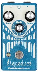 EarthQuaker devices Aqueduct True-pitch Vibrato pedal