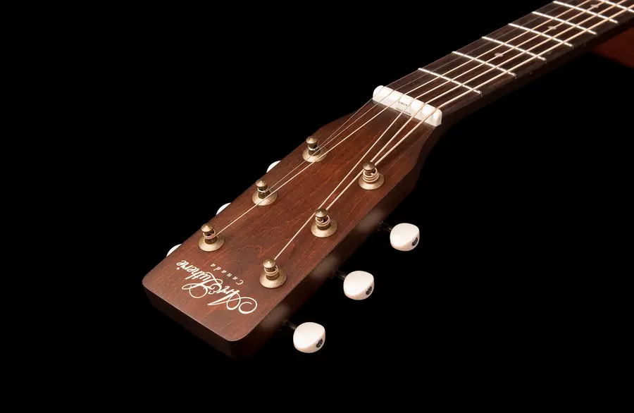 Art & Lutherie Americana Bourbon Burst 