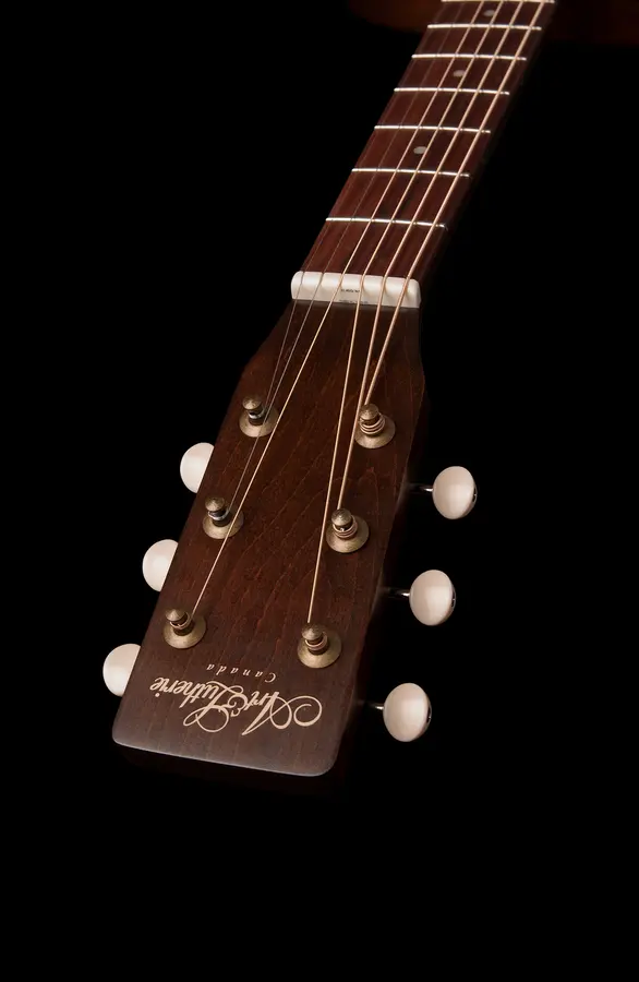 Art & Lutherie Legacy Bourbon Burst 