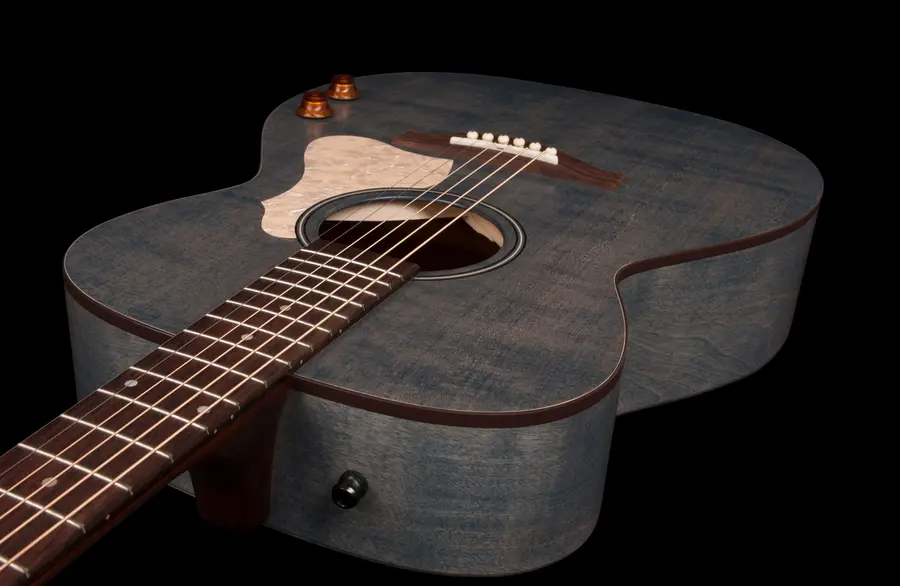 Art & Lutherie Legacy Denim Blue Q-Discrete preamp 