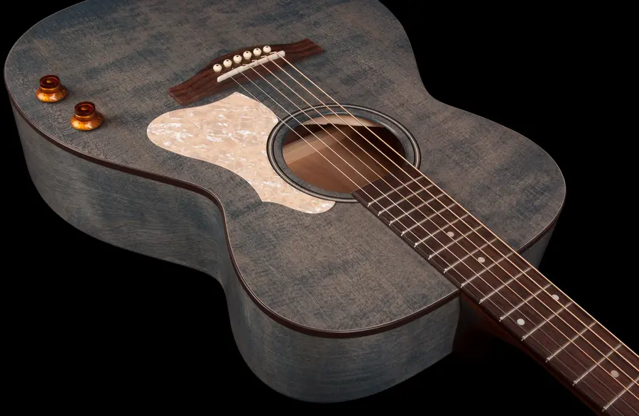 Art & Lutherie Legacy Denim Blue Q-Discrete preamp 