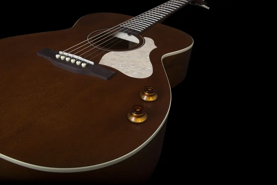 Art & Lutherie Legacy Havana Brown Q-Discrete preamp 