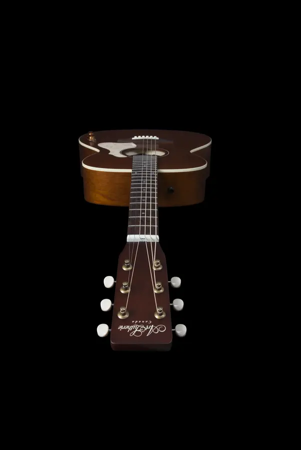 Art & Lutherie Legacy Havana Brown Q-Discrete preamp 