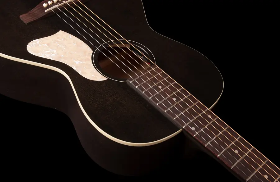 Art & Lutherie Roadhouse Faded Black Godin Q1T electronics 
