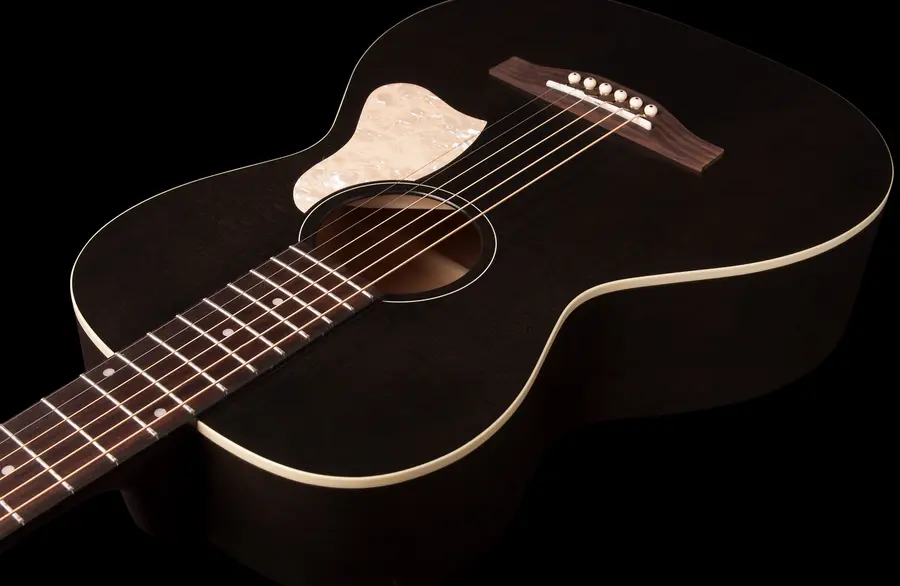 Art & Lutherie Roadhouse Faded Black Godin Q1T electronics 