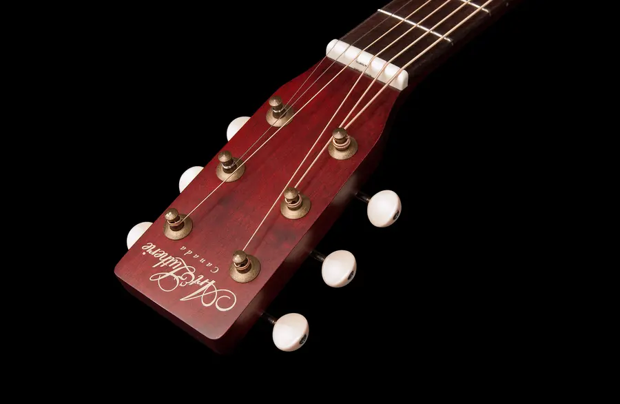 Art & Lutherie Roadhouse Tennessee Red Godin Q1T electronics 